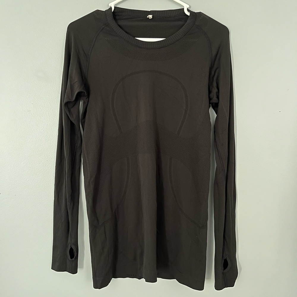 Lululemon black long sleeve